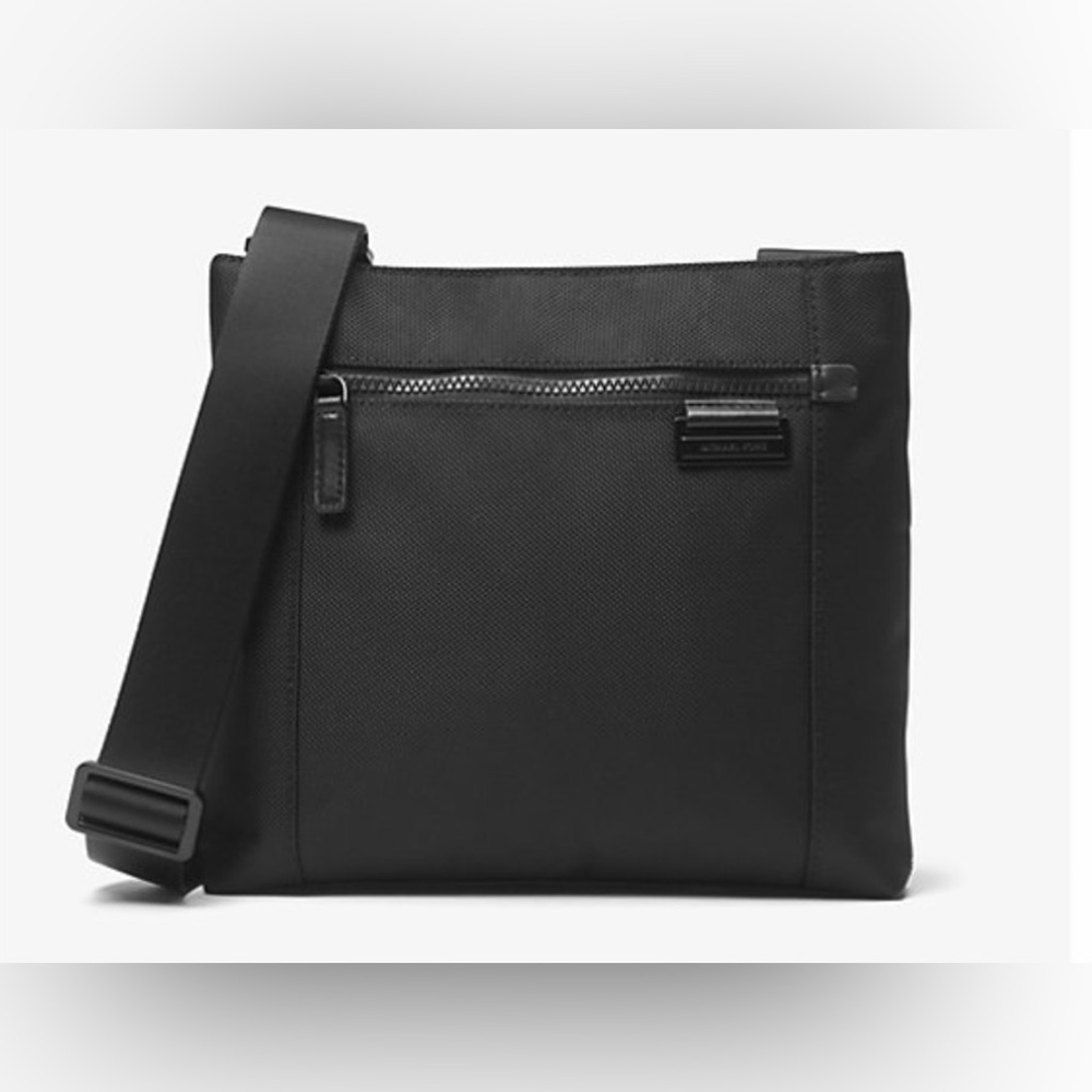 Men’s MICHAEL KORS Travis Messenger Bag black nylon crossbody - Picture 1 of 15